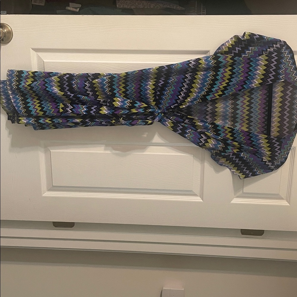 Chevron Patterned Top - Picture 2 of 5